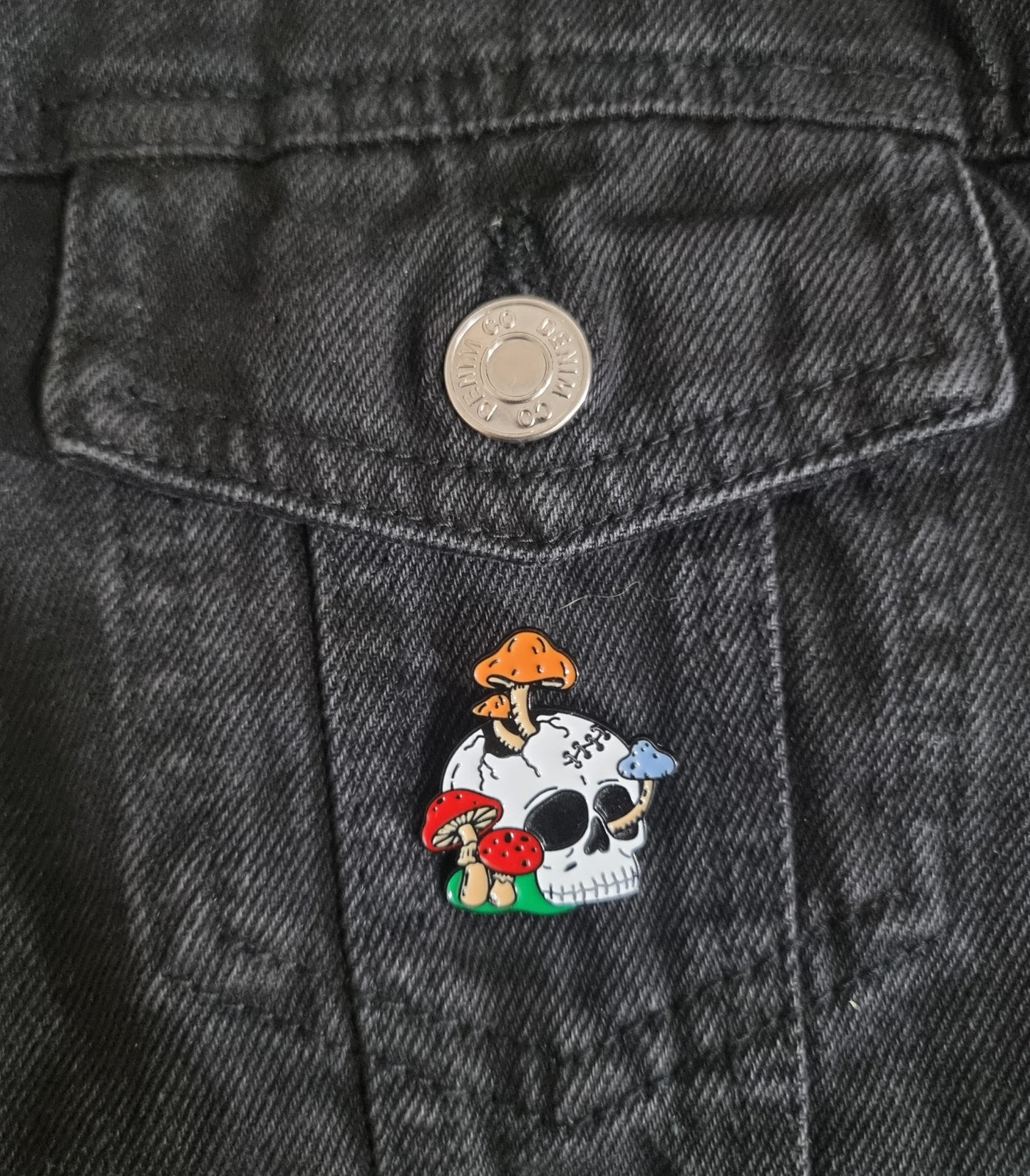 Mushroom Skull Pin Badge