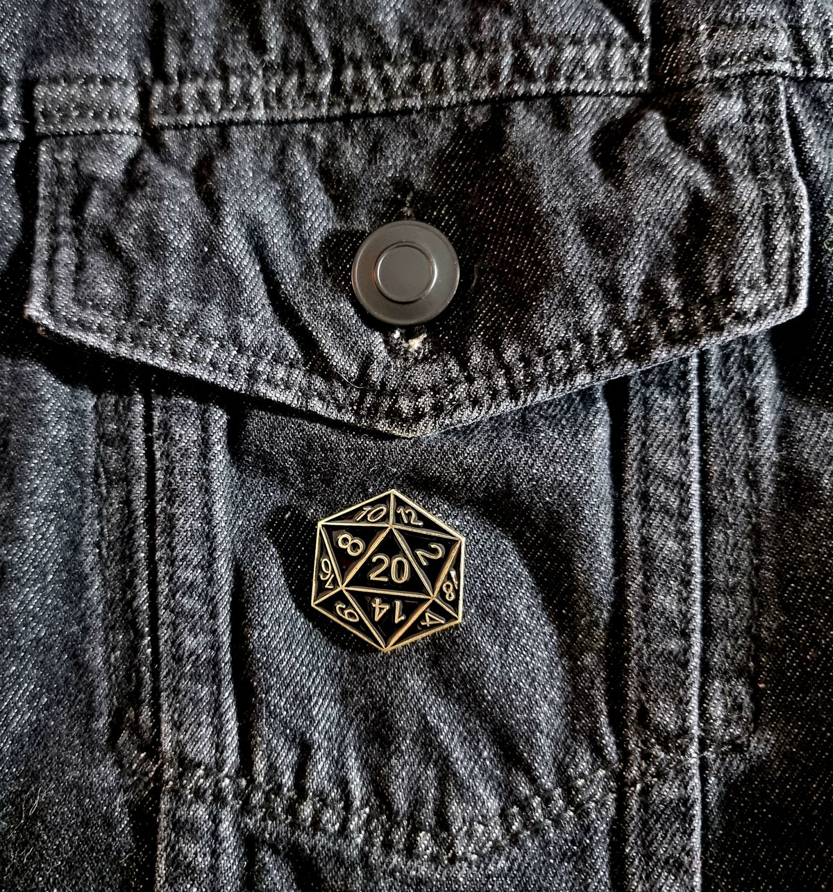 D20 Pin Badge