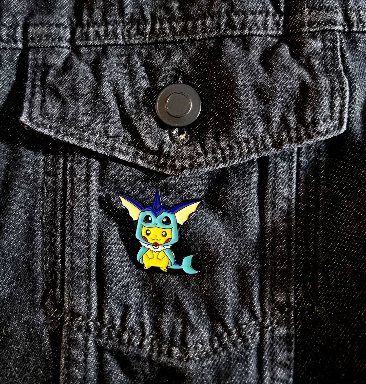 Pikachu Vaporeon Pin Badge