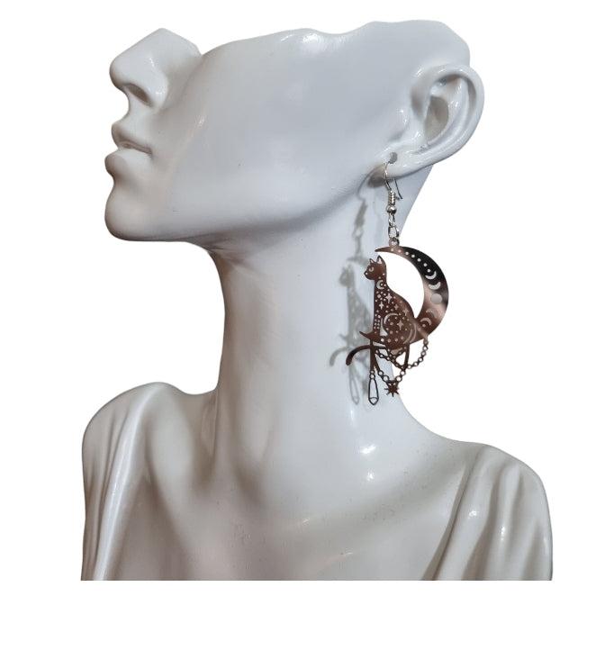 Cat On The Moon Earring - Silver