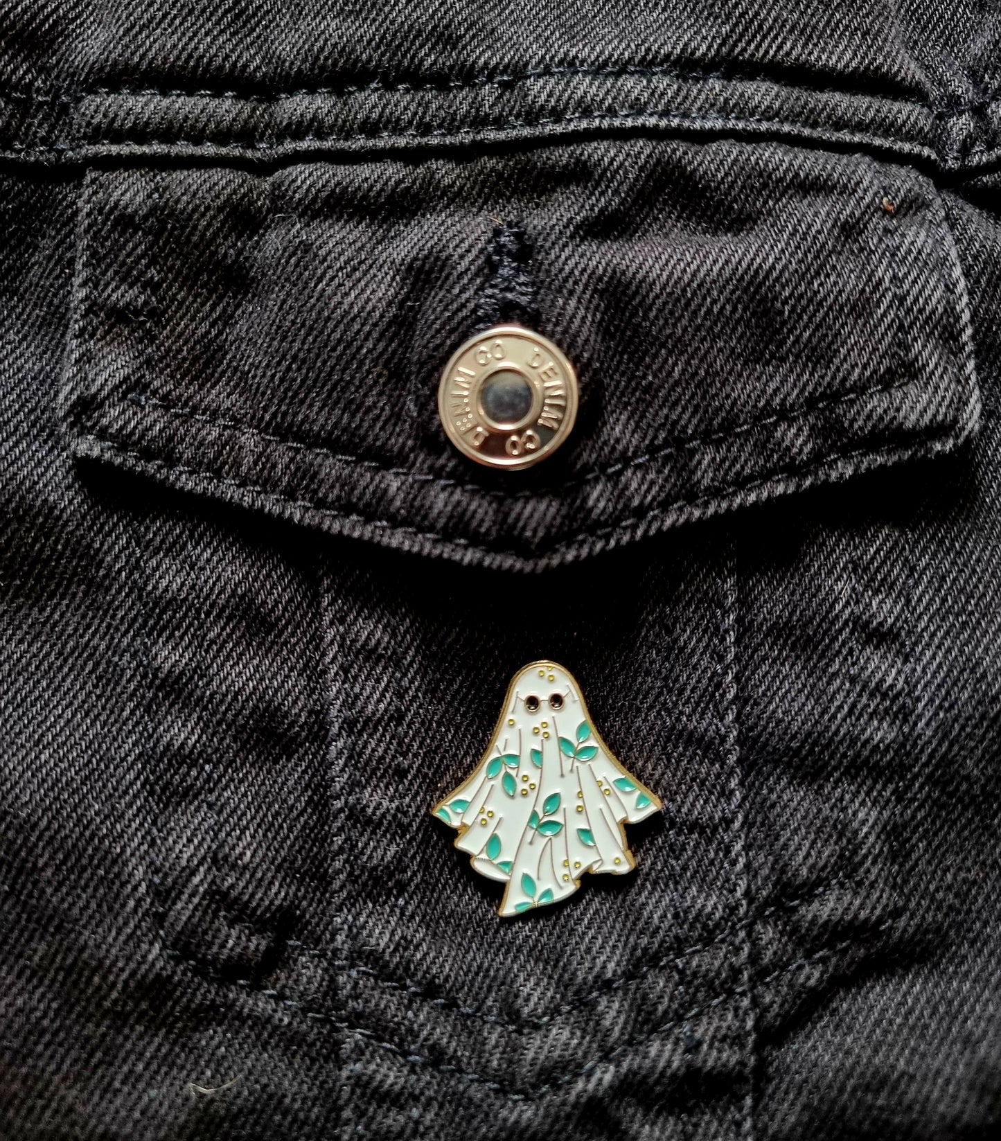 Leafy Ghost Pin Badge