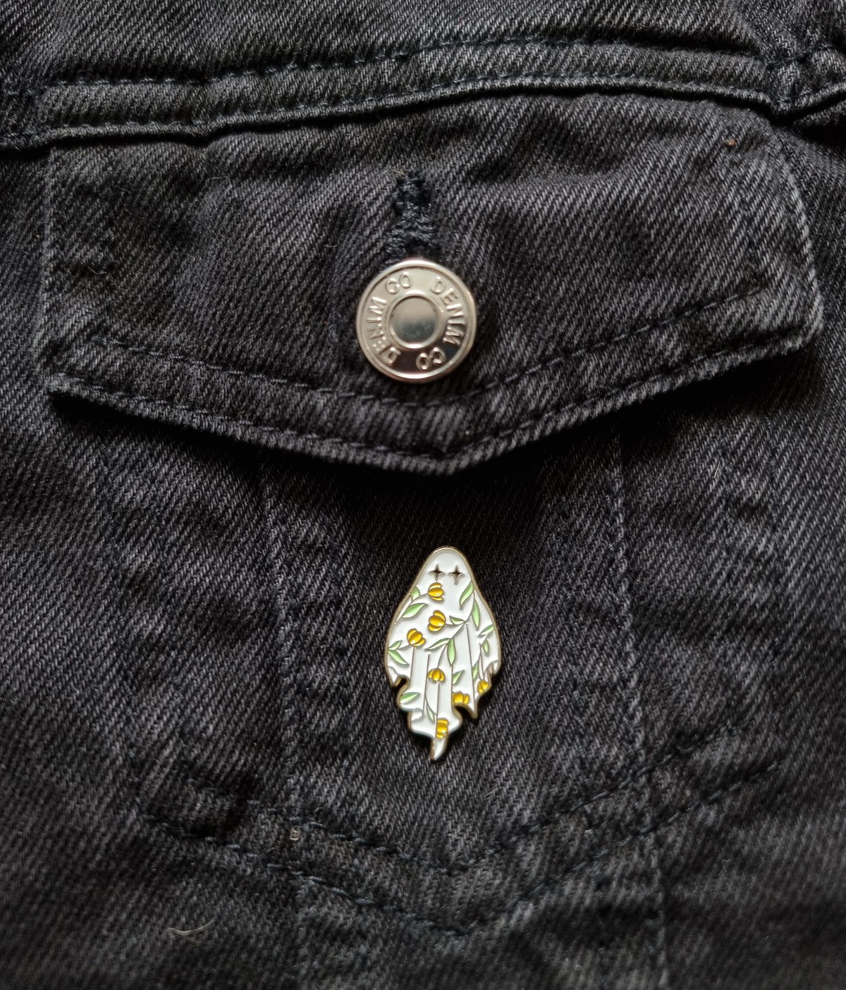 Floral Ghost Pin Badge