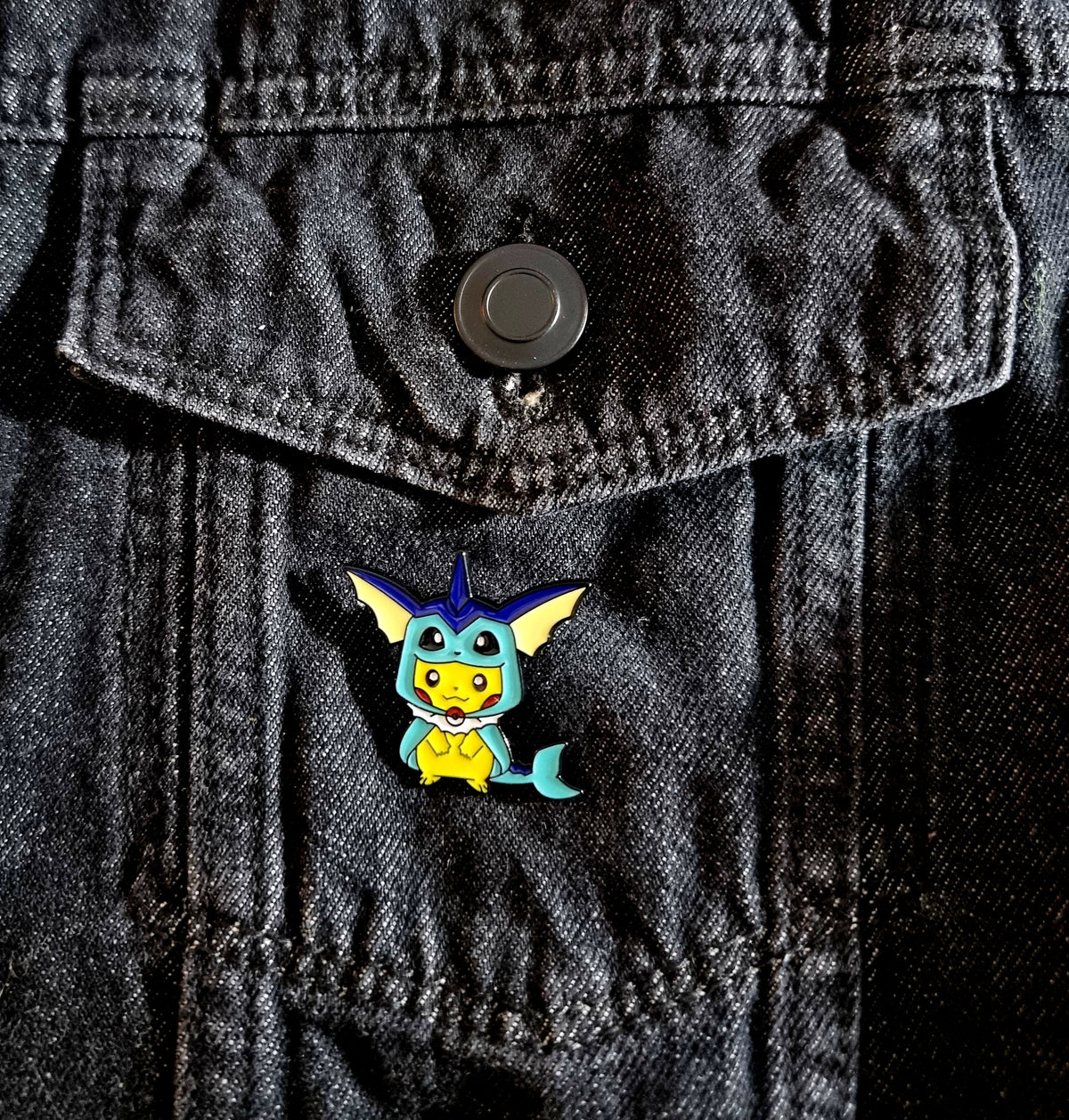 Pikachu Vaporeon Pin Badge