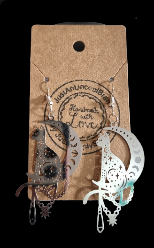 Cat On The Moon Earring - Silver