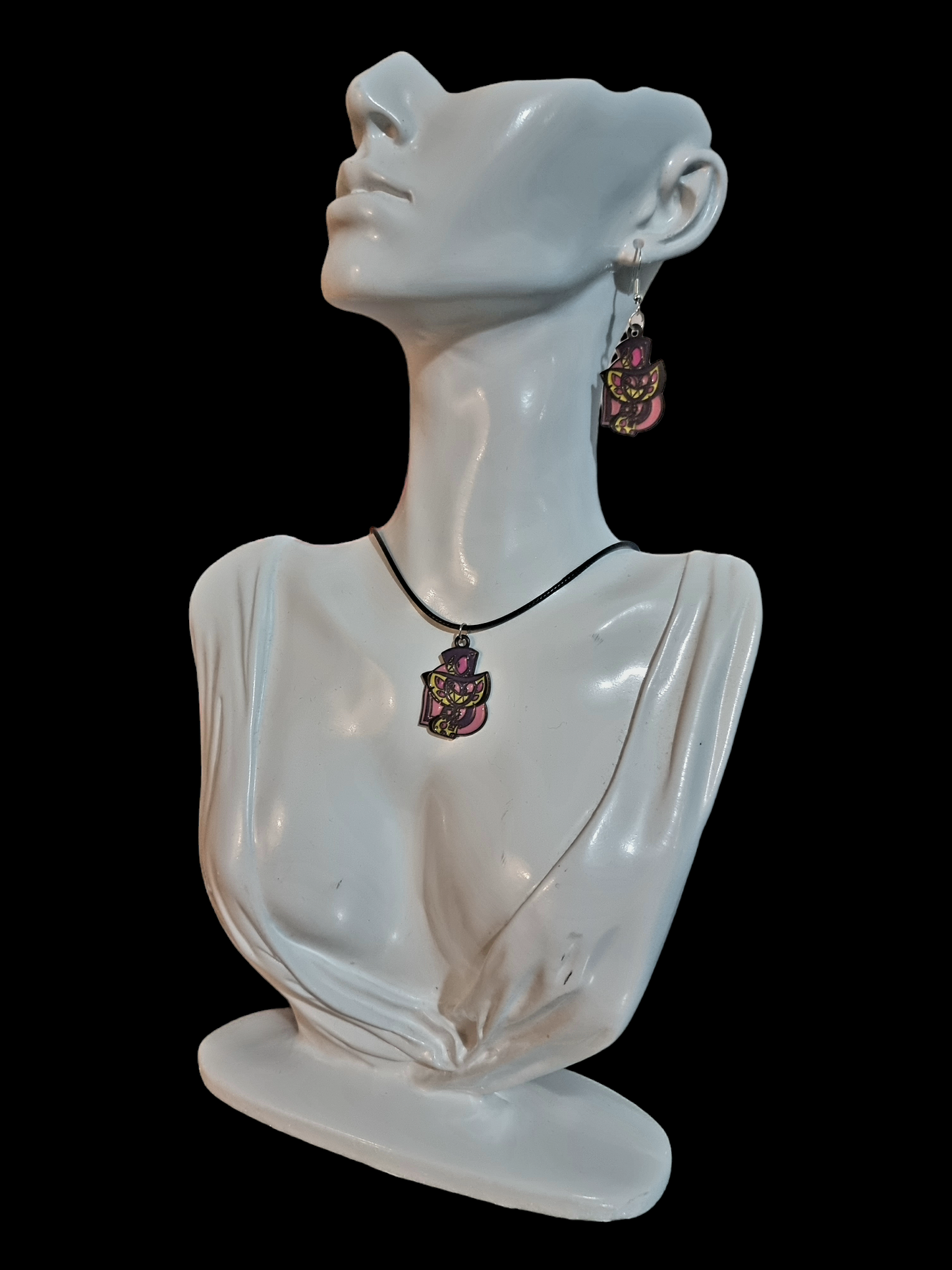 Sir Pentious Necklace